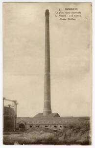 Vue de la cheminée de l’usine de coton Holden à Roubaix, « plus haute cheminée de France » : carte postale, [Première moitié du XXe siècle]
