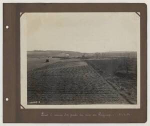 Vue d’une terre agricole sur laquelle une usine textile de la Branch River Wool Combing Cie est sur le point d’être construite, 1924.