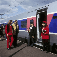 Accueil à l'embarquement d'un TGV Nord: Photographie, 1993.