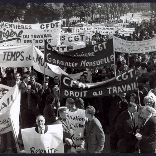 Manifestation régionale contre les licenciements et pour le développement économique : tirage photographique, Lille (Nord), 1965.