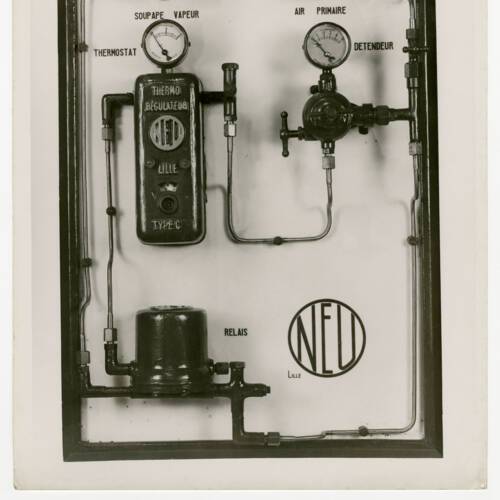 Poste de contrôle de thermo-régulation du conditionnement de l'air Neu (images d'installations modifiées pour mise sur catalogue), sans date.