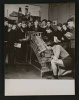 Groupe d'apprentis du centre d'apprentissage d'Auby (Nord) : photographie, 1945.