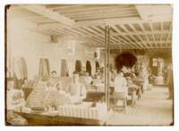 Préparation pour expédition des paquets de la chicorée torréfiée à l’usine Leroux