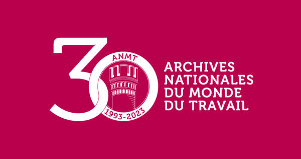 Logo officiel des 30 ans des Archives nationales du monde du travail.