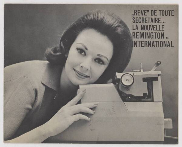 Publicit&eacute; pour la machine &agrave; &eacute;crire Remington Internationale : page de catalogue Flambo, 1930. ANMT 2002 26 35, pi&egrave;ces isol&eacute;es sur support papier.