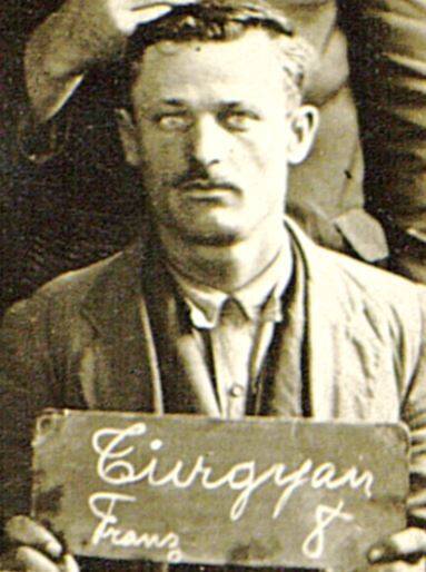 Portrait tiré du dossier professionnel d’un certain Franz/Ferencz Turgyan, employé hongrois de la compagnie des mines de Lens. Photographie, années 1920.  2006 1. Compagnie des mines de Lens.