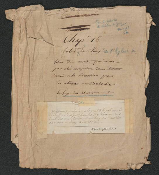 Photographie de la couverture du dossier contenant des titres de propriété et liasses de documents (1516-1780).